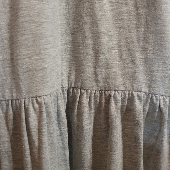 Size 10 One teaspoon grey long sleeve high low top - Picture 3 of 7